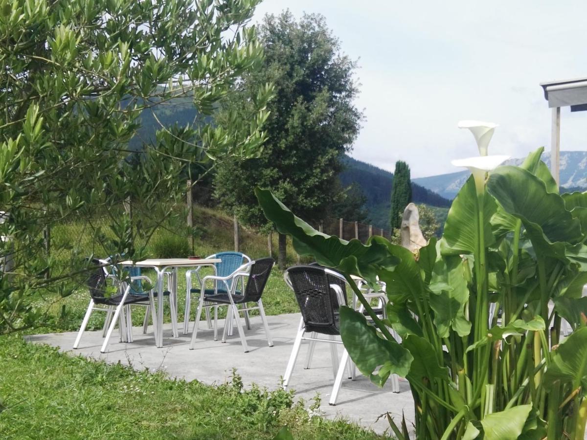 Hotel Santa Ana Arrasate/Mondragon Buitenkant foto