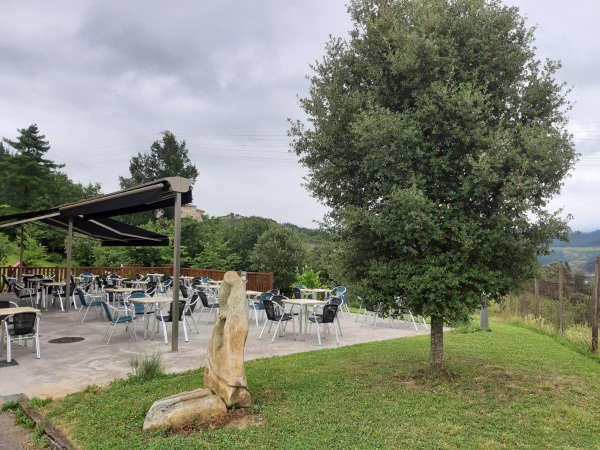 Hotel Santa Ana Arrasate/Mondragon Buitenkant foto