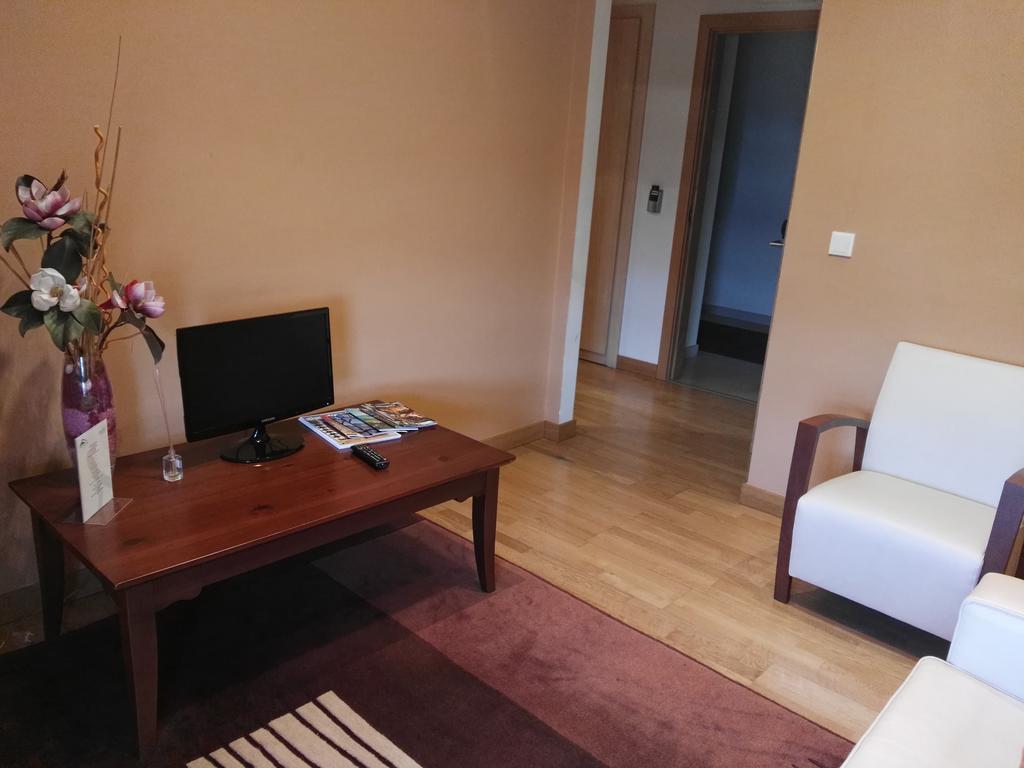 Hotel Santa Ana Arrasate/Mondragon Buitenkant foto