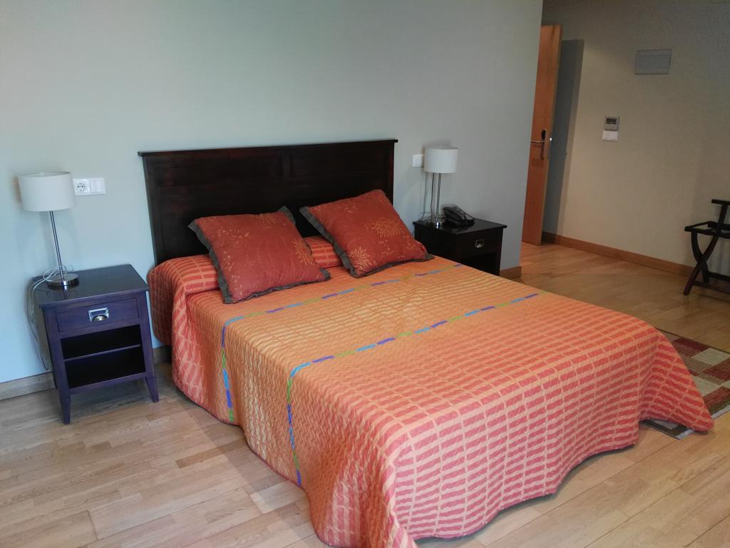 Hotel Santa Ana Arrasate/Mondragon Buitenkant foto